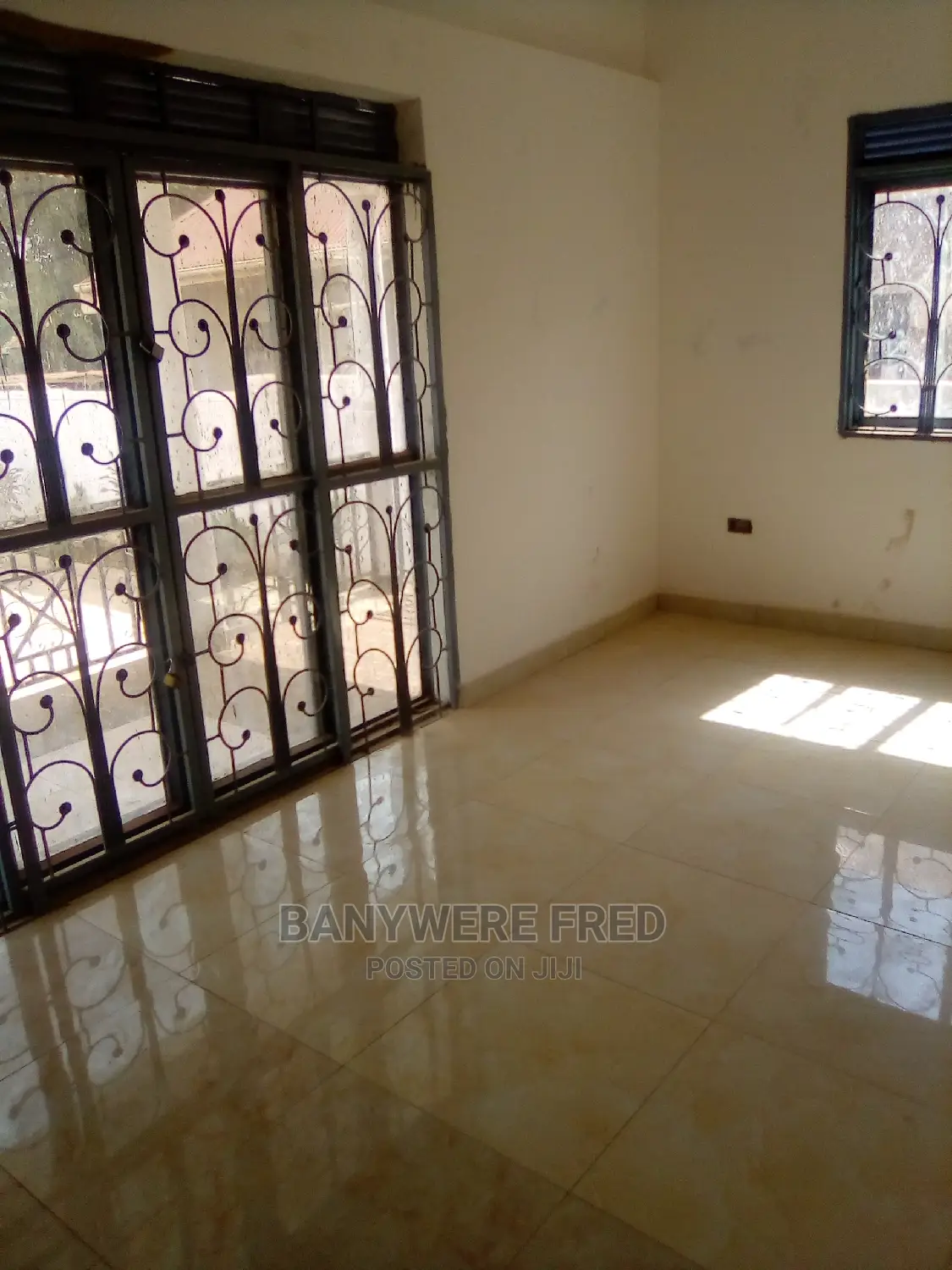 50/100 Plot With Ahouse for Sale