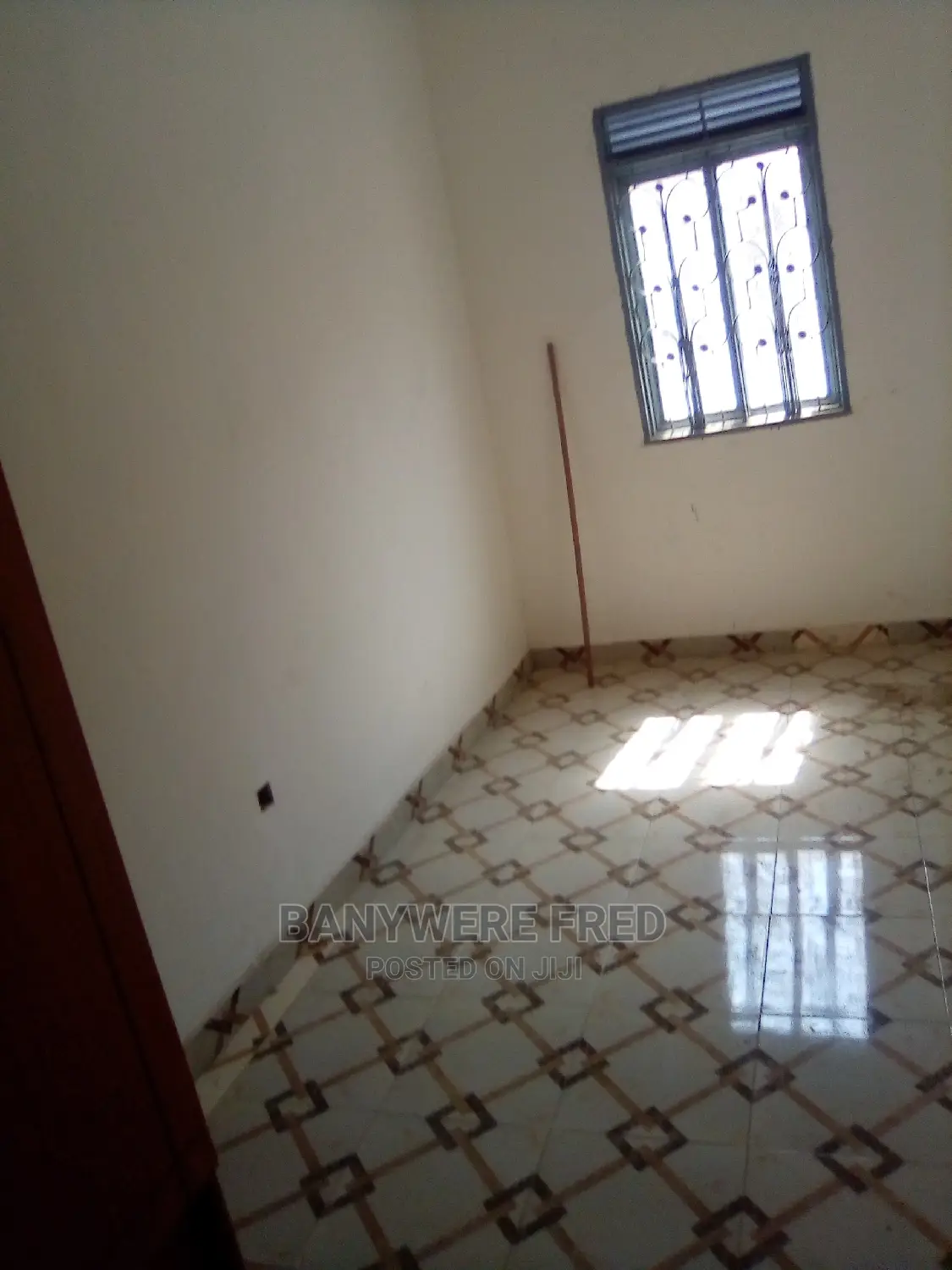 50/100 Plot With Ahouse for Sale