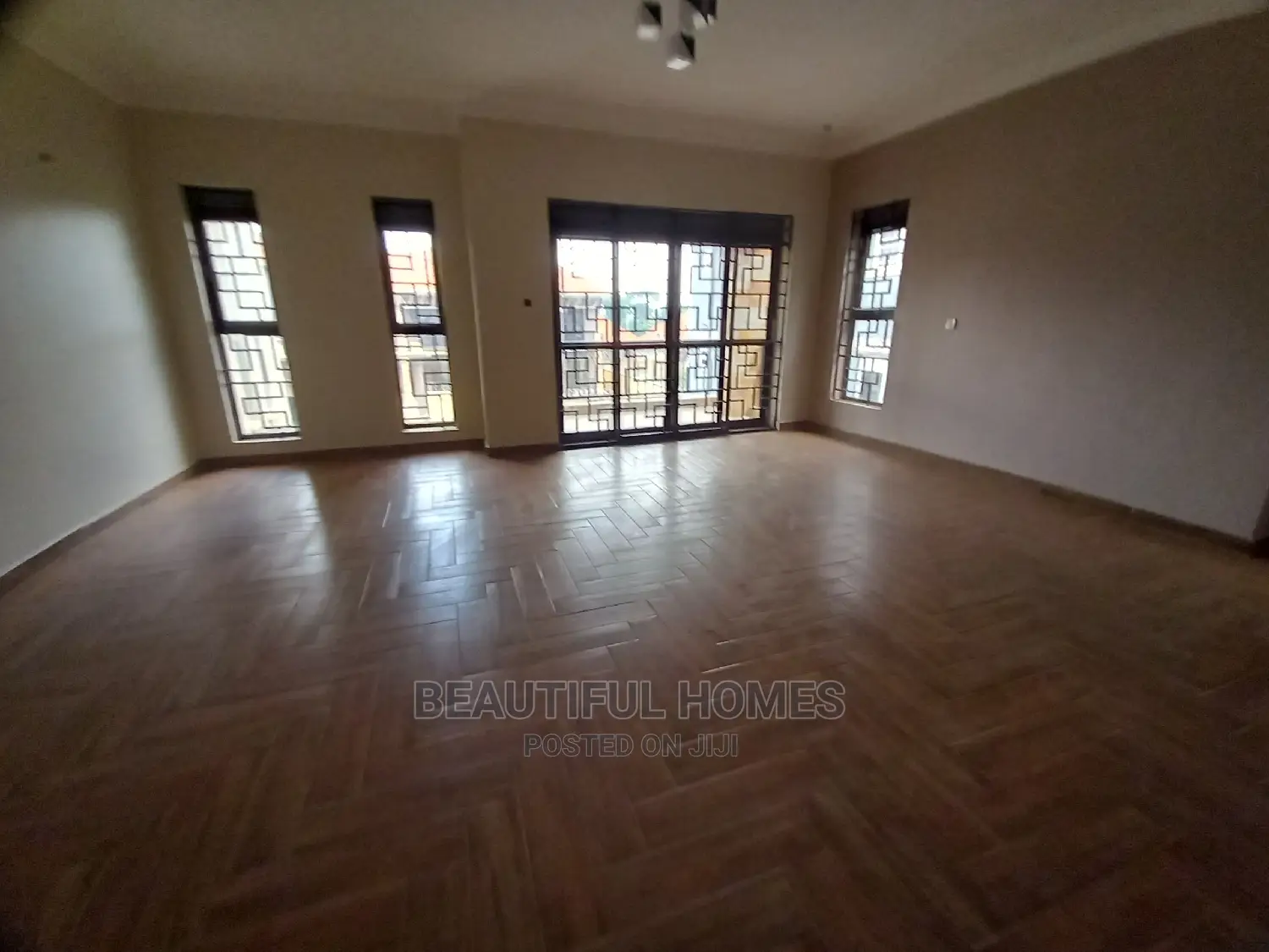 Furnished 6bdrm Mansion in Najjera, Central Division for Sale