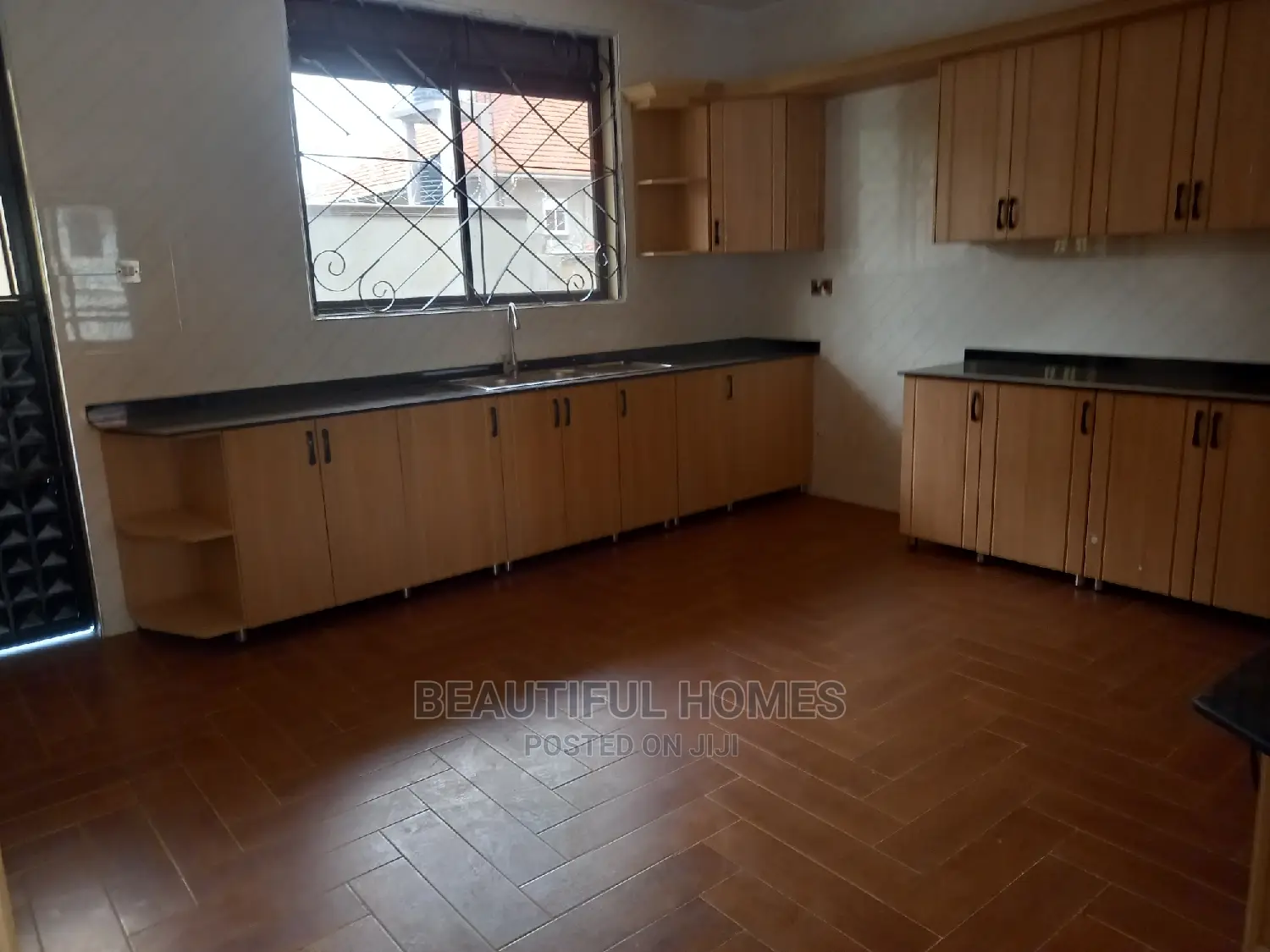 Furnished 6bdrm House in Najjera Rich, Central Division for Sale