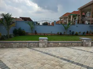 Furnished 6bdrm Mansion in Kira Tarmacked, Central Division for Sale
