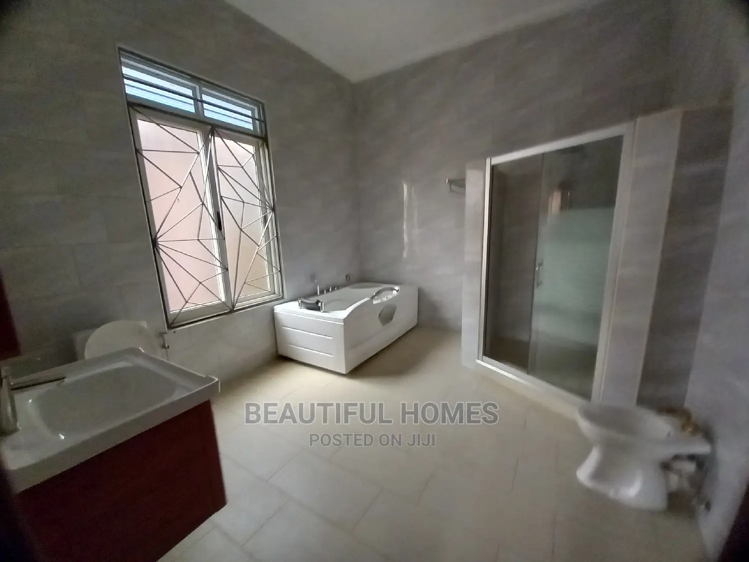Furnished 6bdrm Mansion in Kira Wealthy Estate for Sale