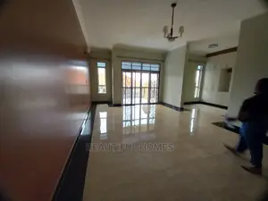 Furnished 6bdrm House in Kira Tarmacked for Sale