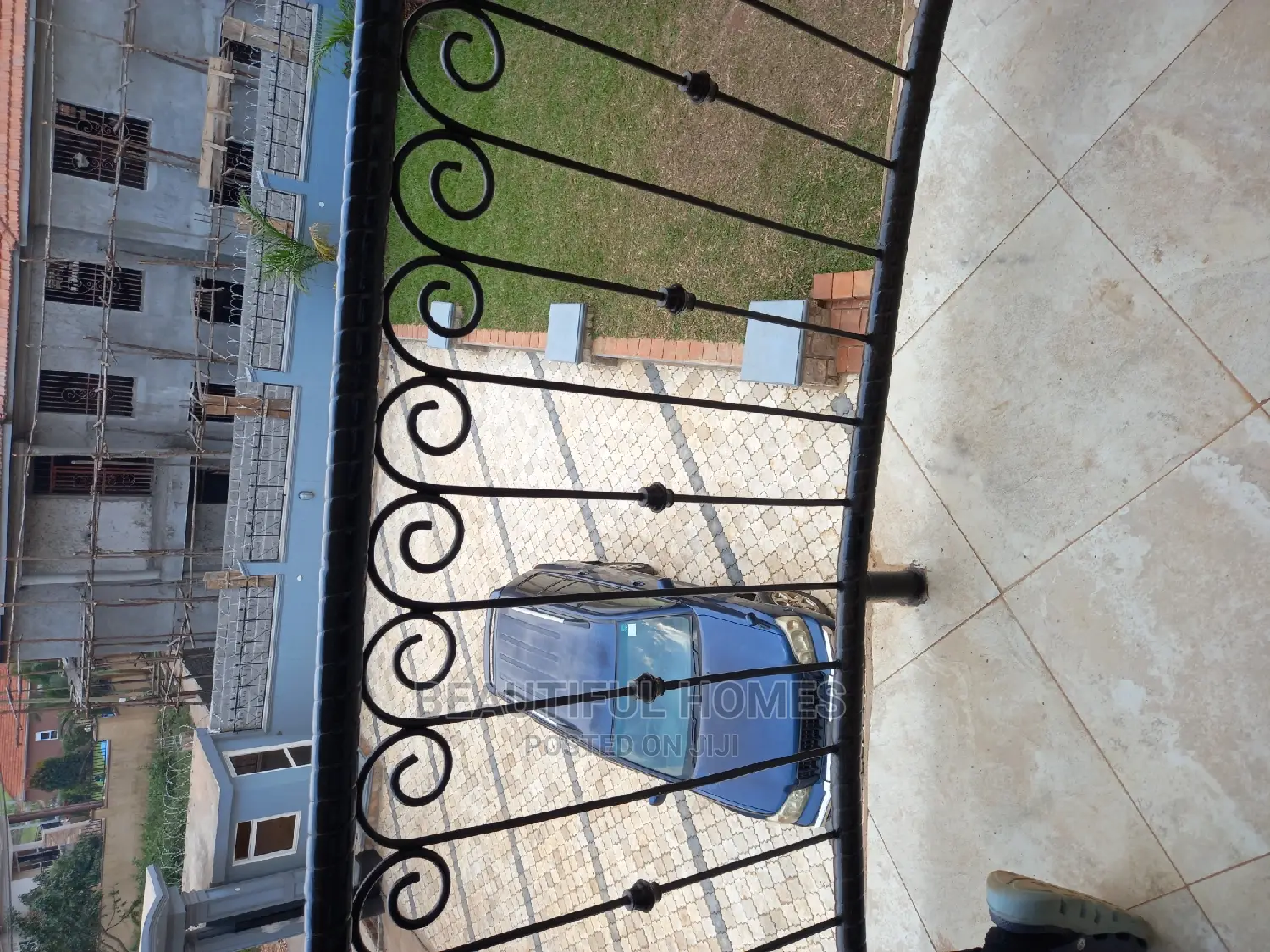 Furnished 6bdrm House in Kira Tarmacked for Sale