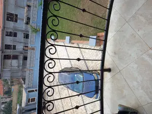 Furnished 6bdrm House in Kira Tarmacked for Sale