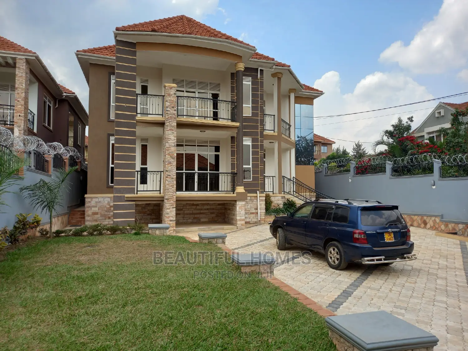 Furnished 6bdrm Mansion in Kira Tarmacked Gated for Sale