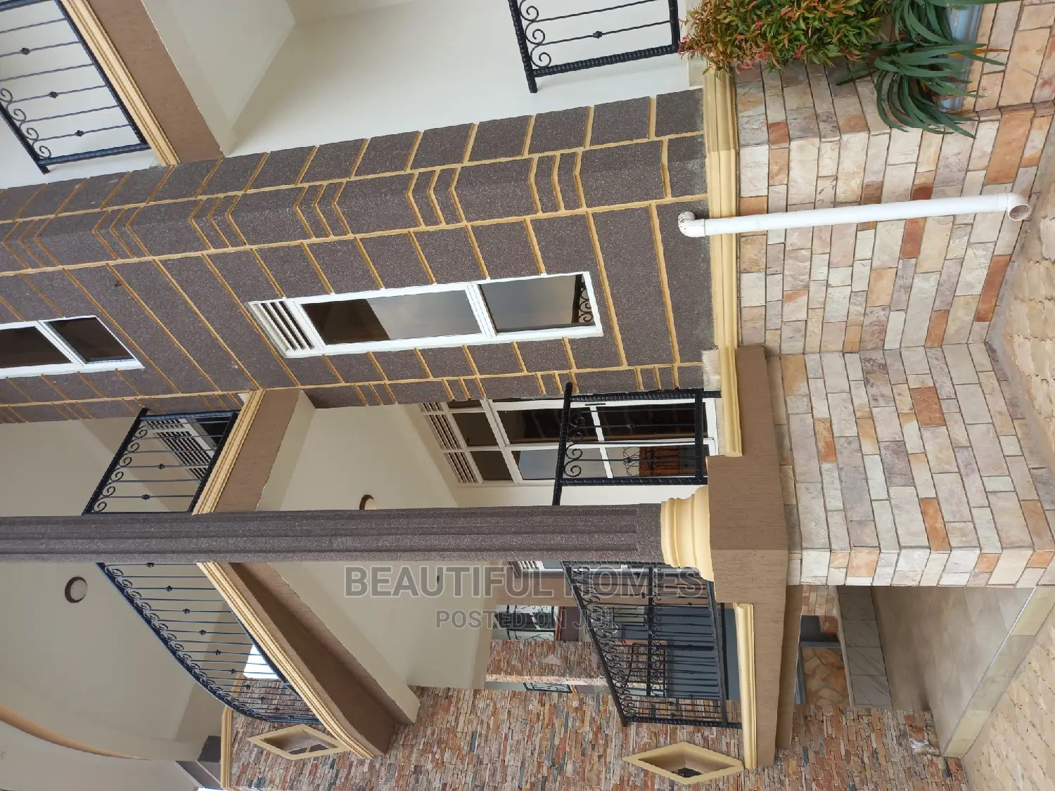 Furnished 6bdrm Mansion in Kira Tarmacked Gated for Sale