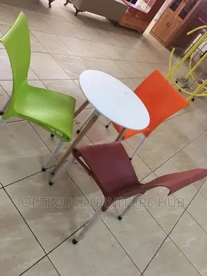 Relaxo Plastic Chair