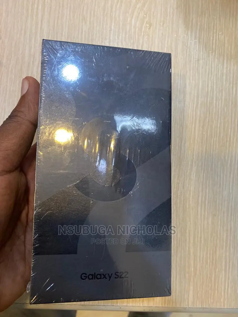 New Samsung Galaxy S22 5G 128 GB Black