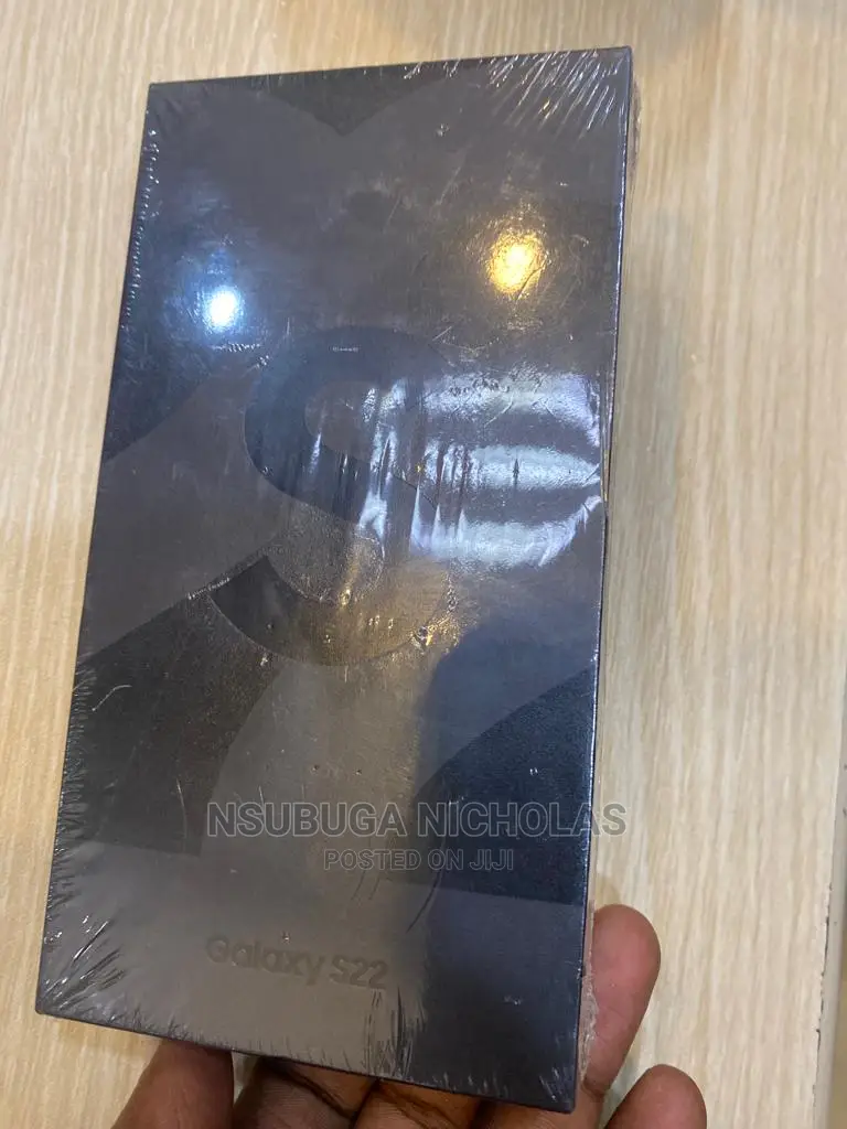 New Samsung Galaxy S22 5G 128 GB Black