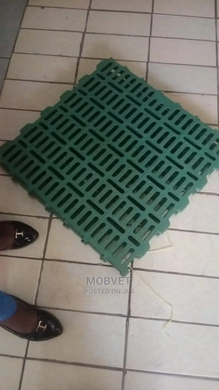 Farrowing Crates