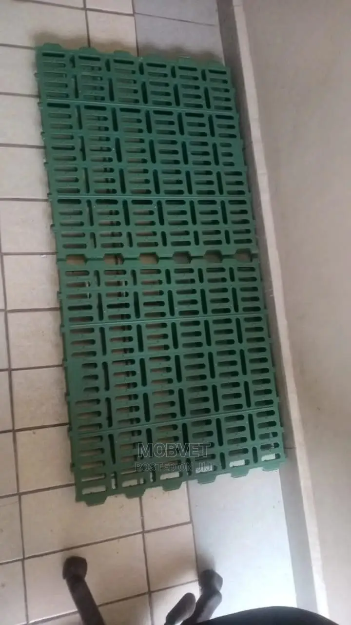 Farrowing Crates