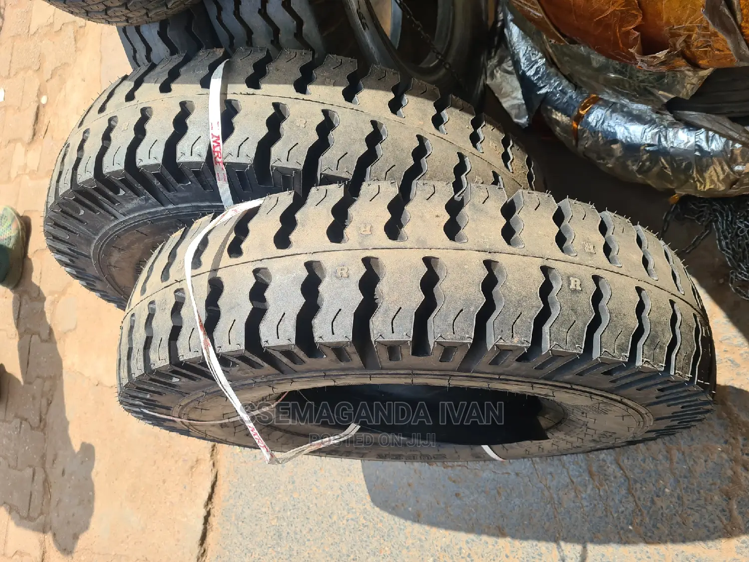 8.25r16 Mrf Mudgrip