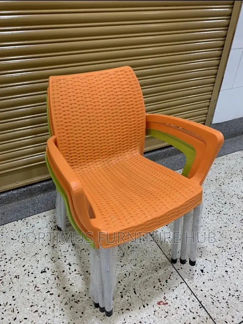 Short Back Plastic Chairs