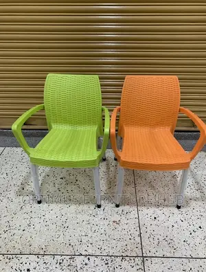 Short Back Plastic Chairs