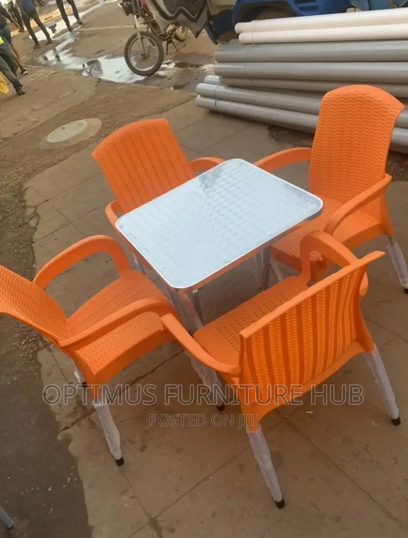 Aluminimum Table With 4 Chairs