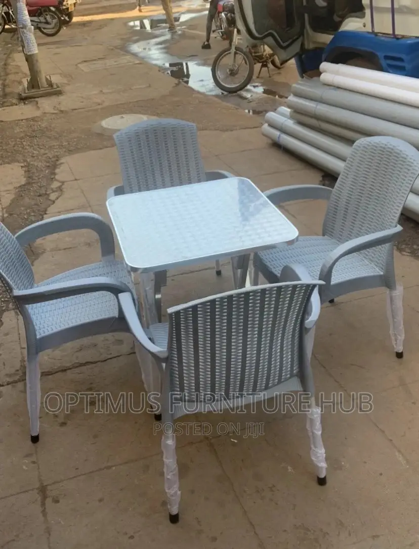 Aluminimum Table With 4 Chairs