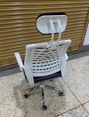 White Office Chair With Headrest