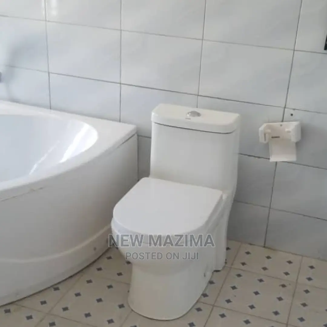 4bdrm House in Seguku Ntebe Rd, Division B for Sale