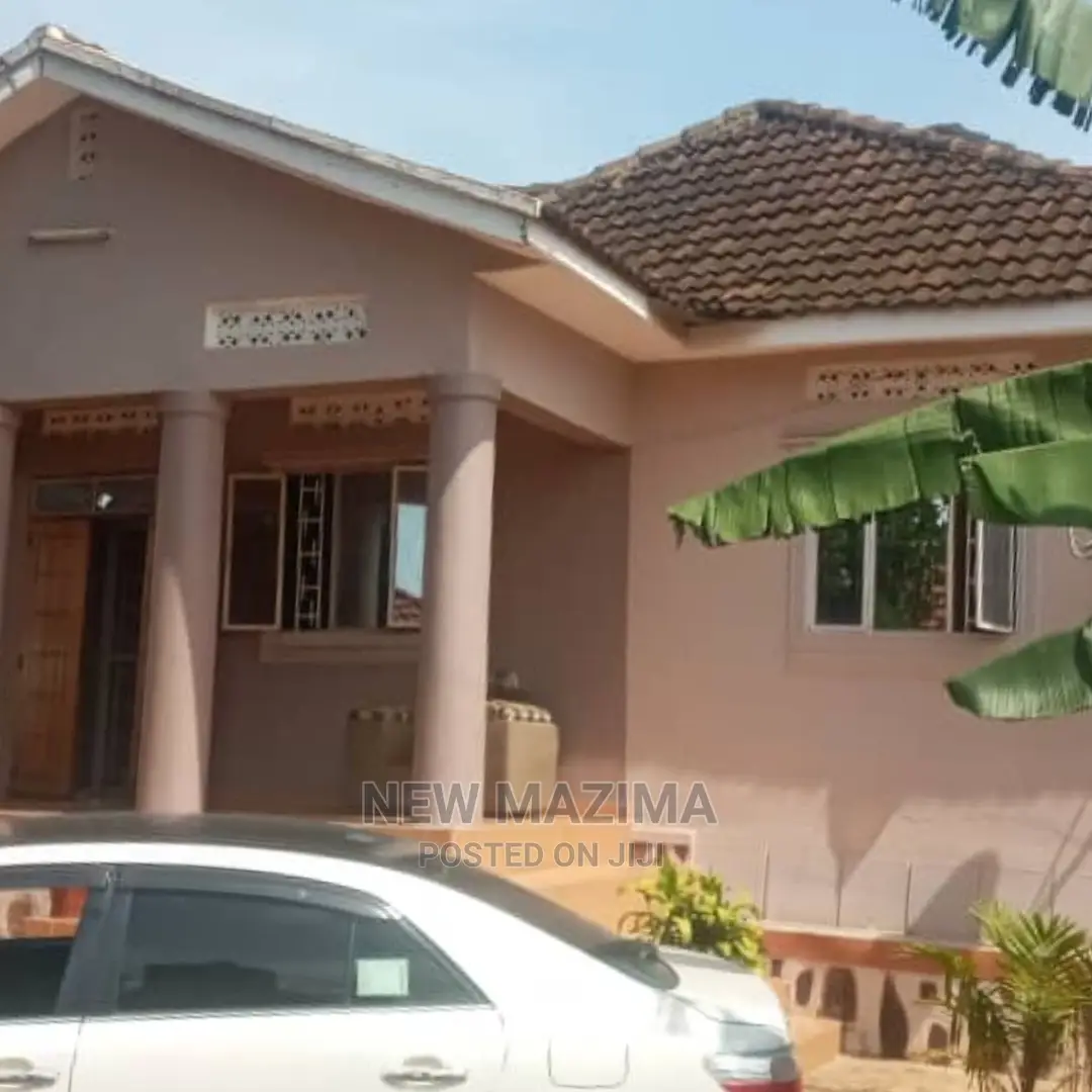 7bdrm Mansion in Muyenga Heights, Division B for Sale