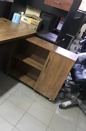 Executive Office Desk With Side Return