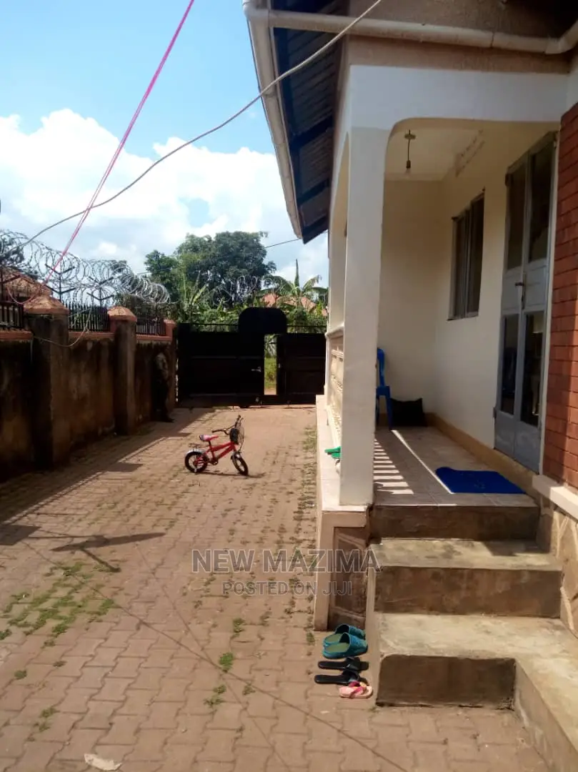 4bdrm House in Buziga Konge, Division B for Sale