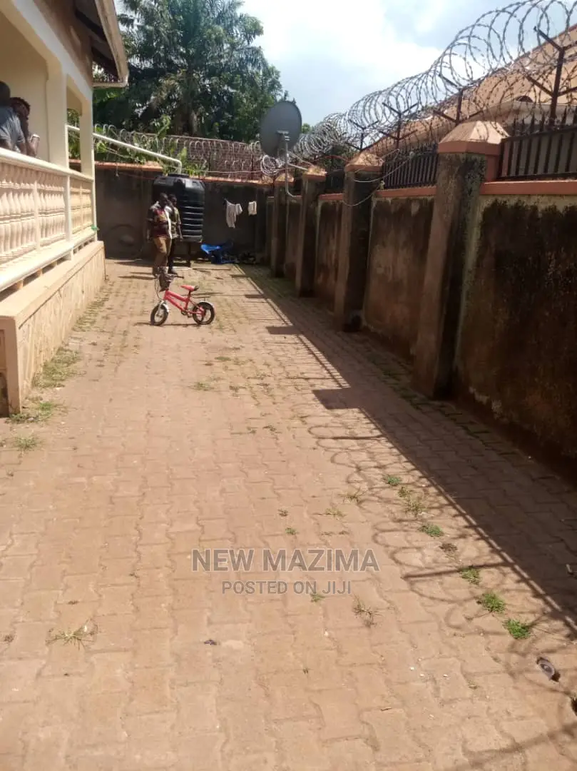 4bdrm House in Buziga Konge, Division B for Sale