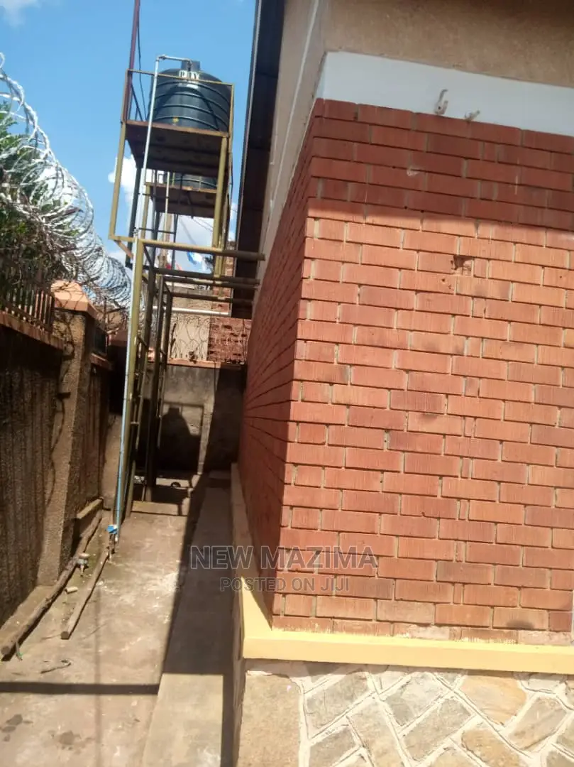 4bdrm House in Buziga Konge, Division B for Sale