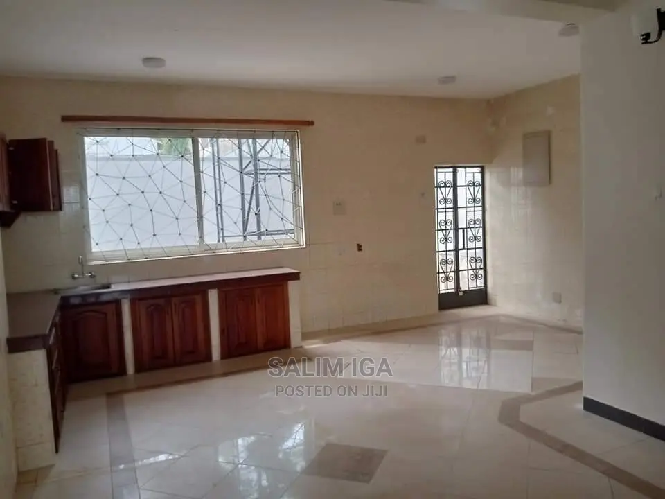 6bdrm Duplex in Kololo Property, Central Division for Rent