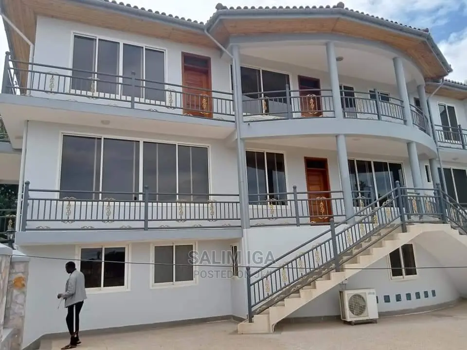 6bdrm Duplex in Kololo Property, Central Division for Rent