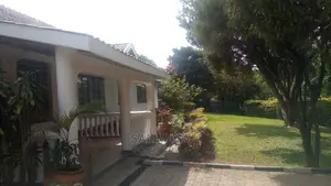 4bdrm Bungalow in Kololo Property, Central Division for Rent