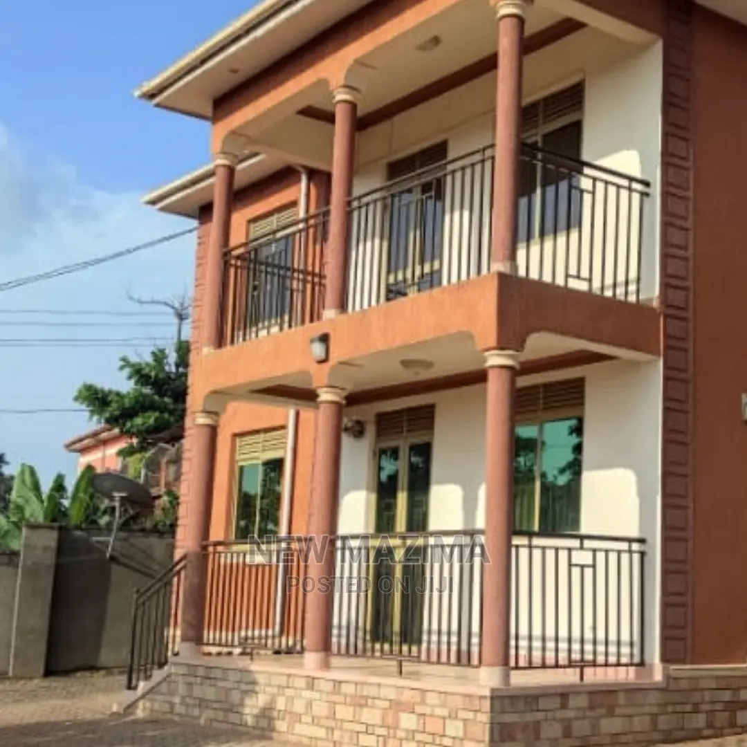 4bdrm House in Kitende Ntebe Rd, Division a for Sale