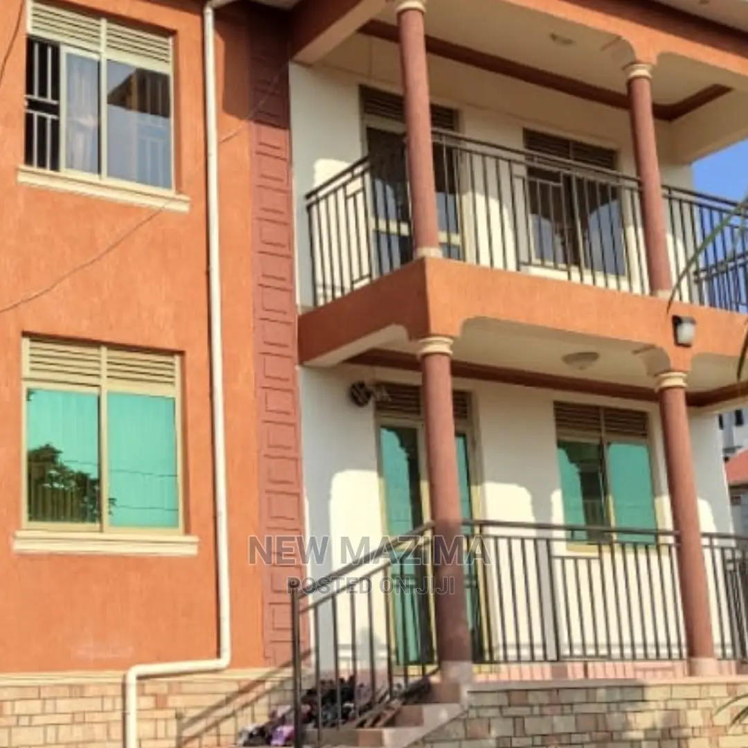 4bdrm House in Kitende Ntebe Rd, Division a for Sale
