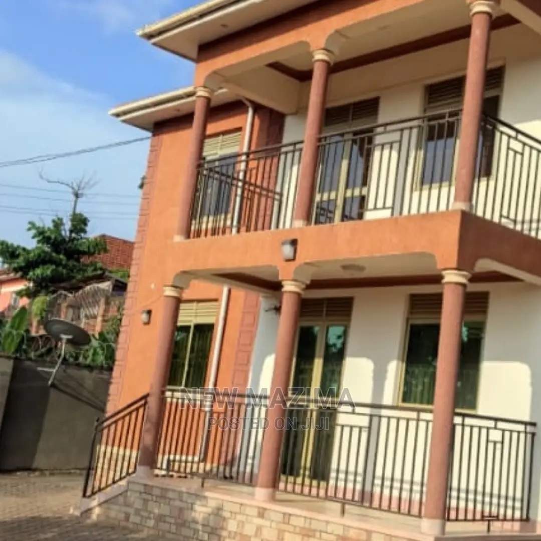 4bdrm House in Kitende Ntebe Rd, Division a for Sale