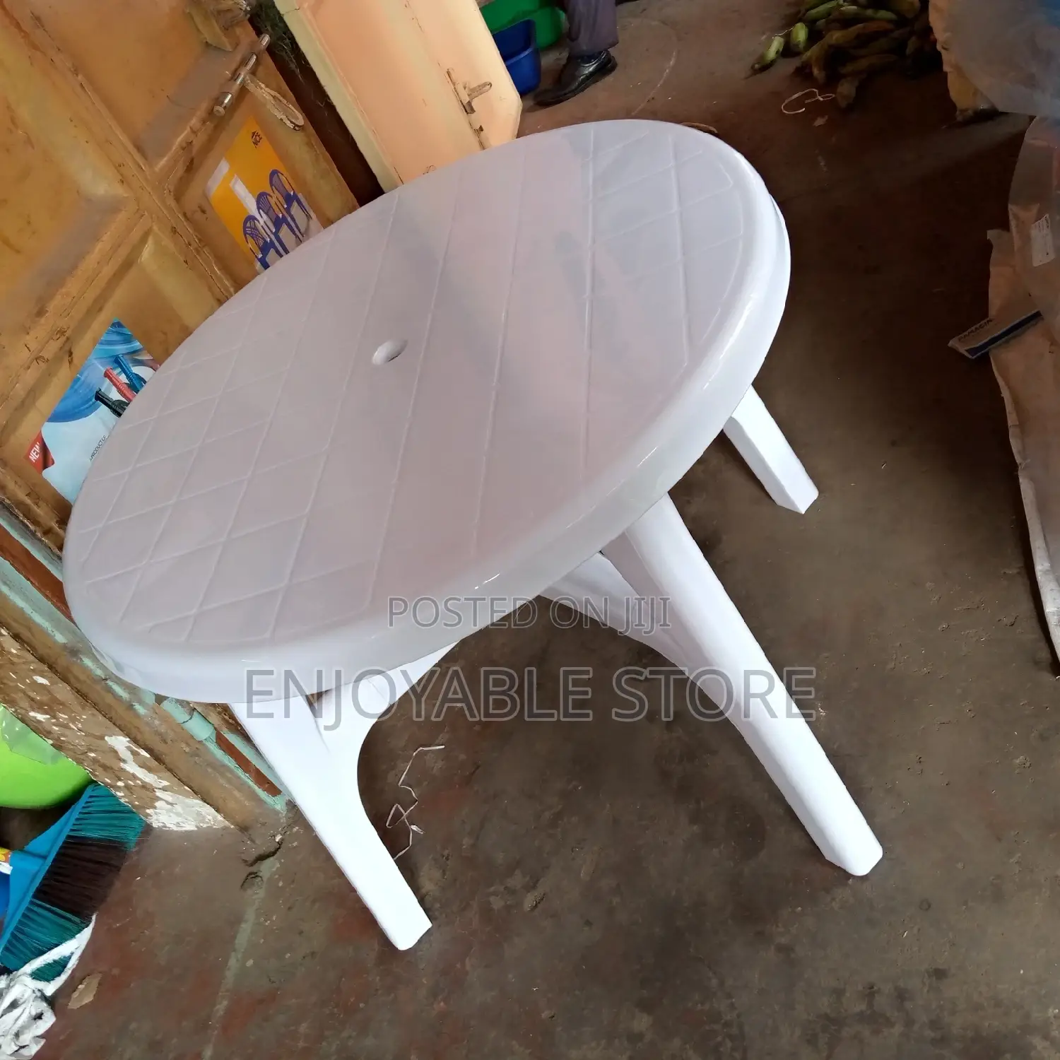 Plastic Round Table