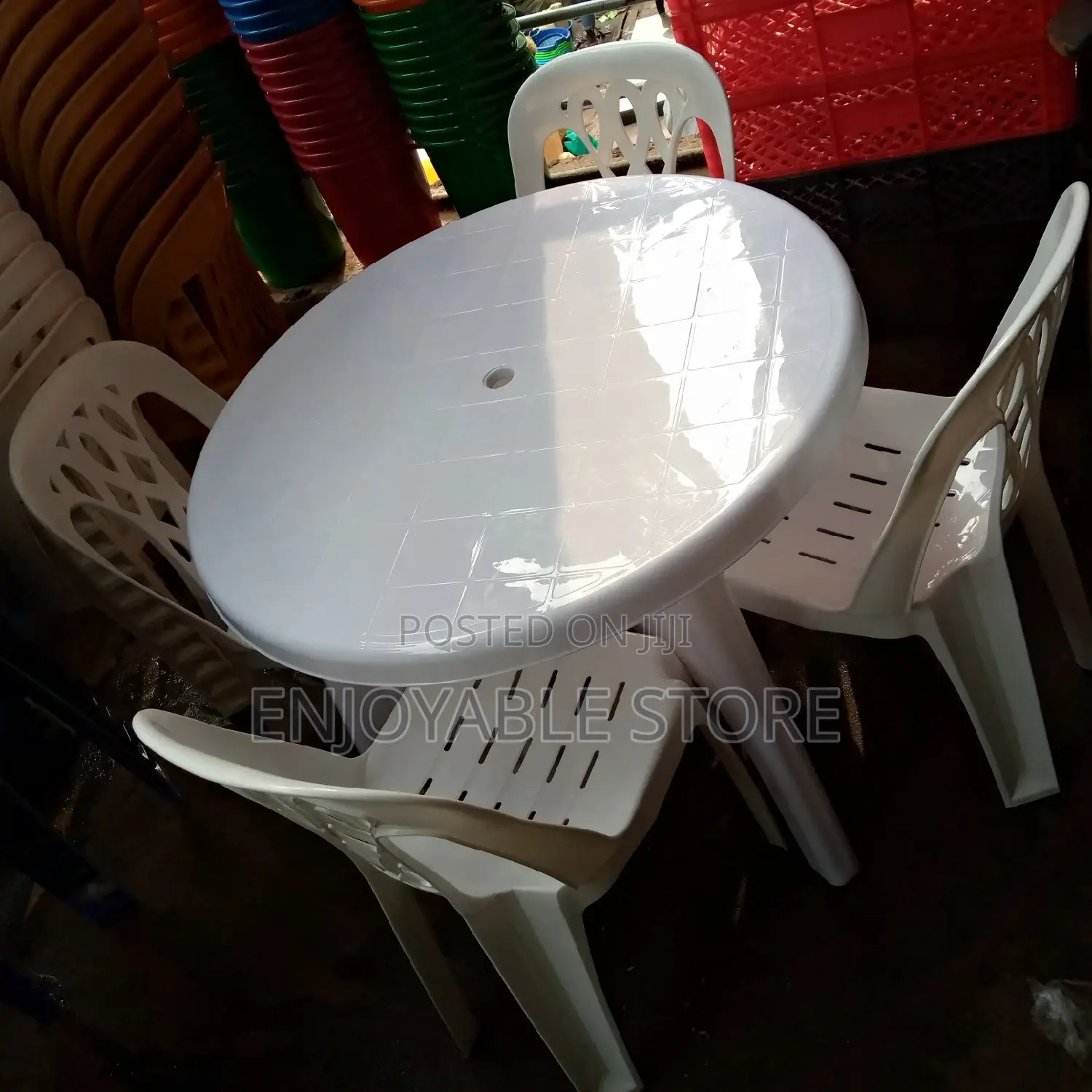 Plastic Set of Round Table and Nice Chairs