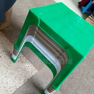 Plastic Medium Table
