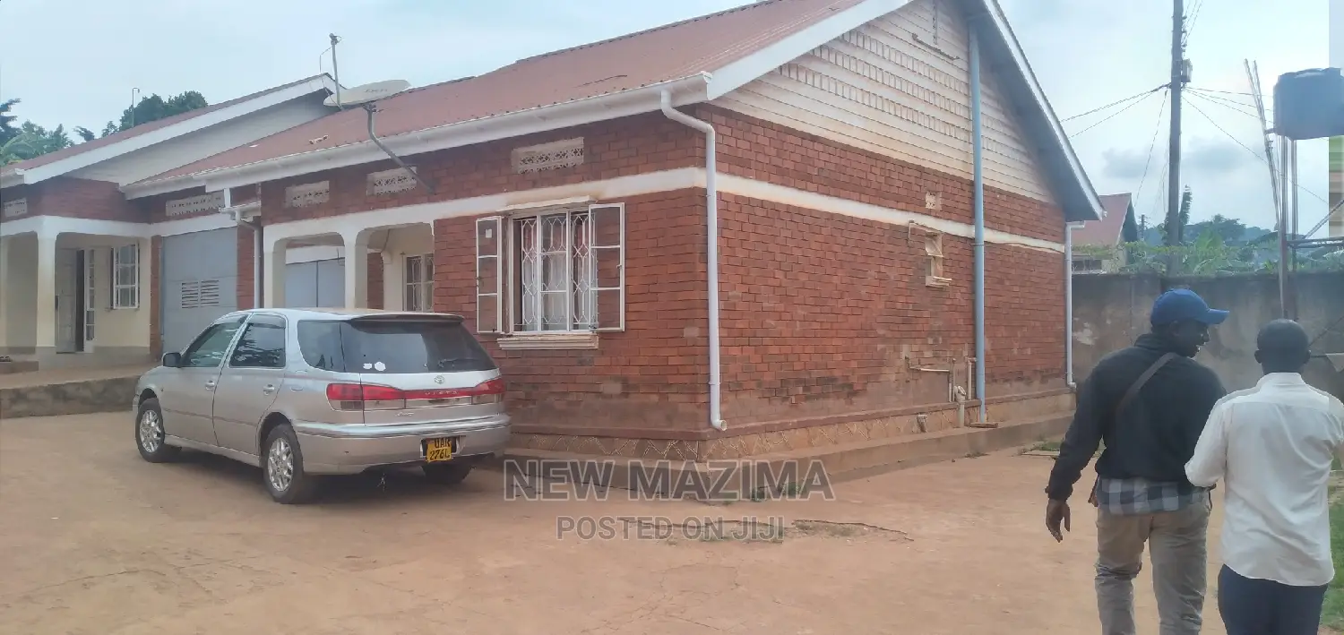 6bdrm House in Buziga Konge, Division a for Sale
