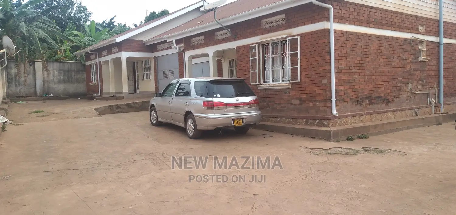 6bdrm House in Buziga Konge, Division a for Sale