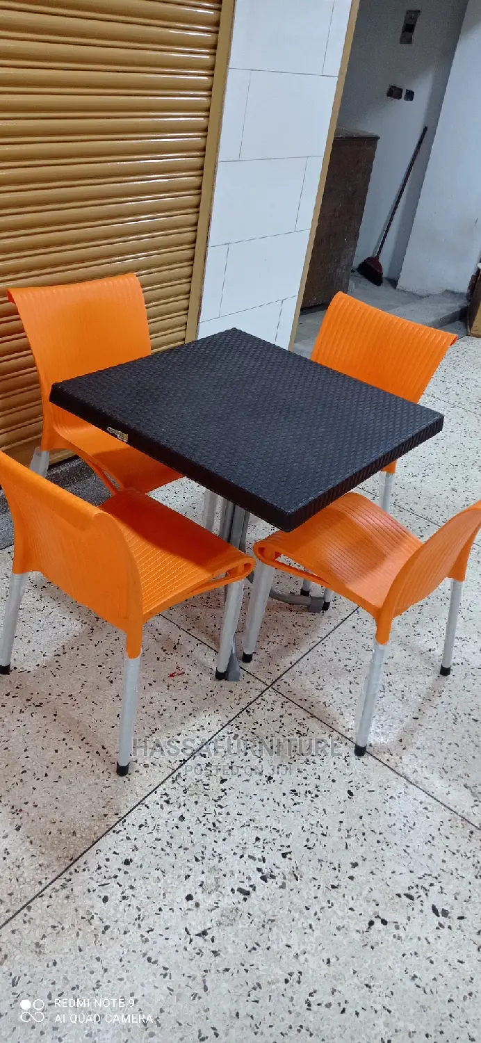 4seaters Plastic Restaurant Set