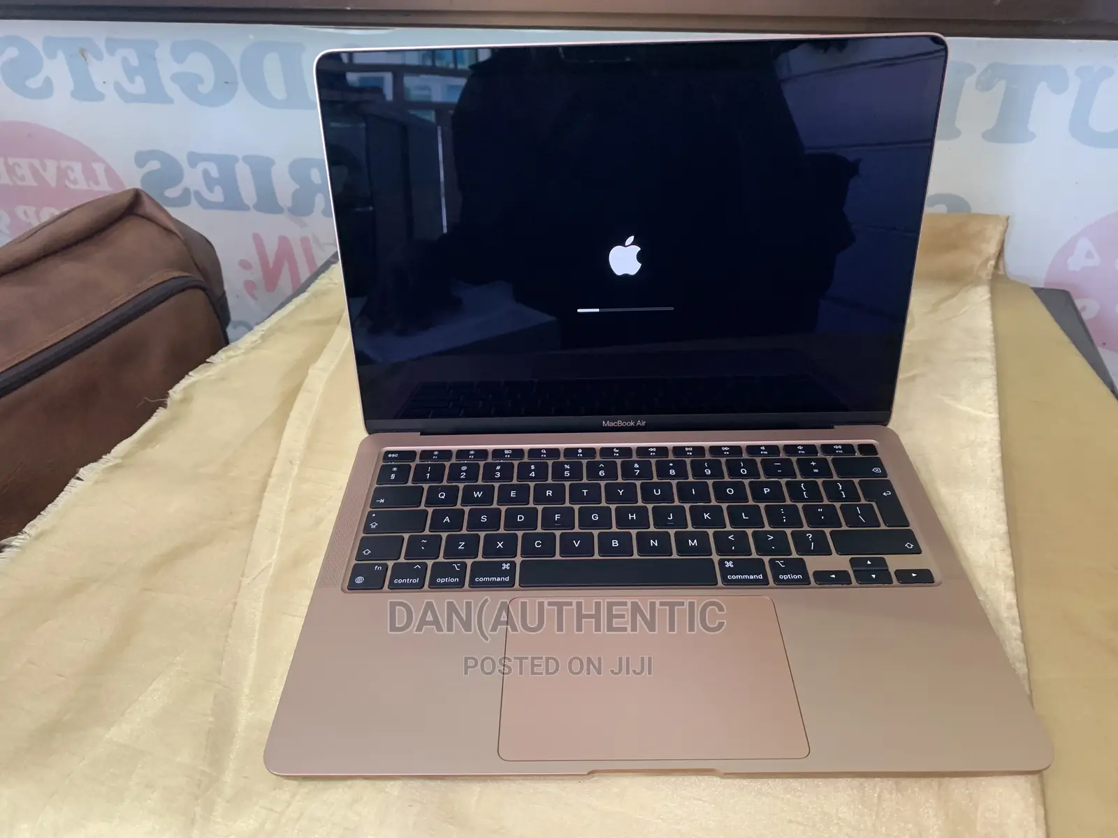 New Laptop Apple MacBook Air 2020 M1 8GB Apple M1 SSD 256GB