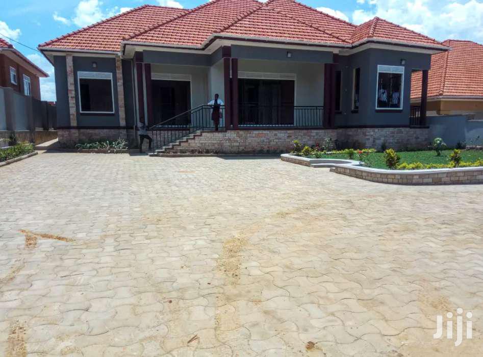 At Kiira,House On Sell