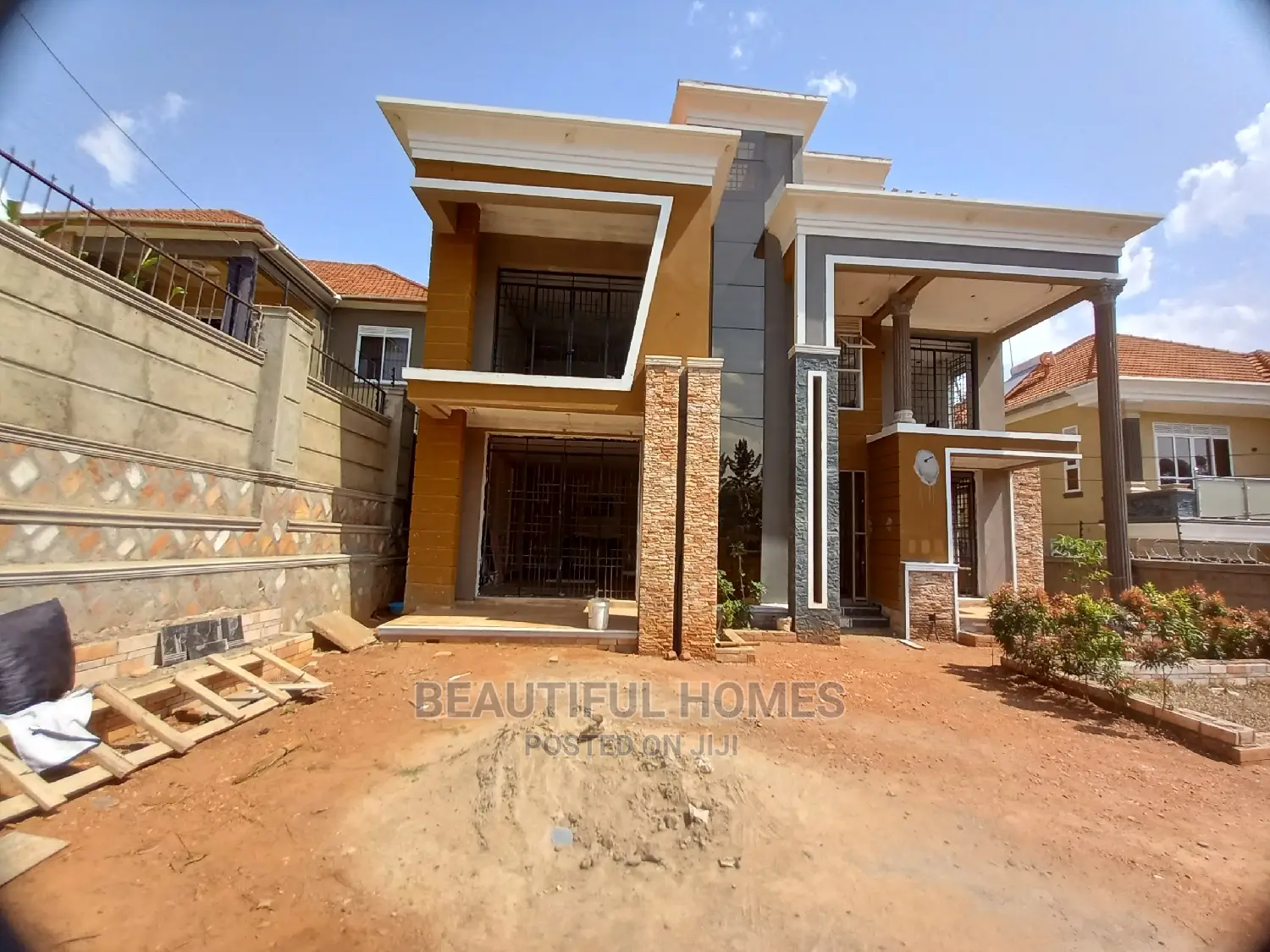 Furnished 5bdrm House in Kira Mamerito Road for Sale