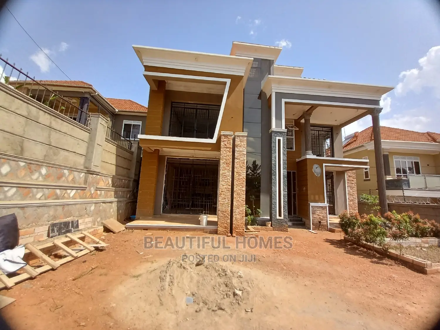 Furnished 5bdrm House in Kira Mamerito Road for Sale