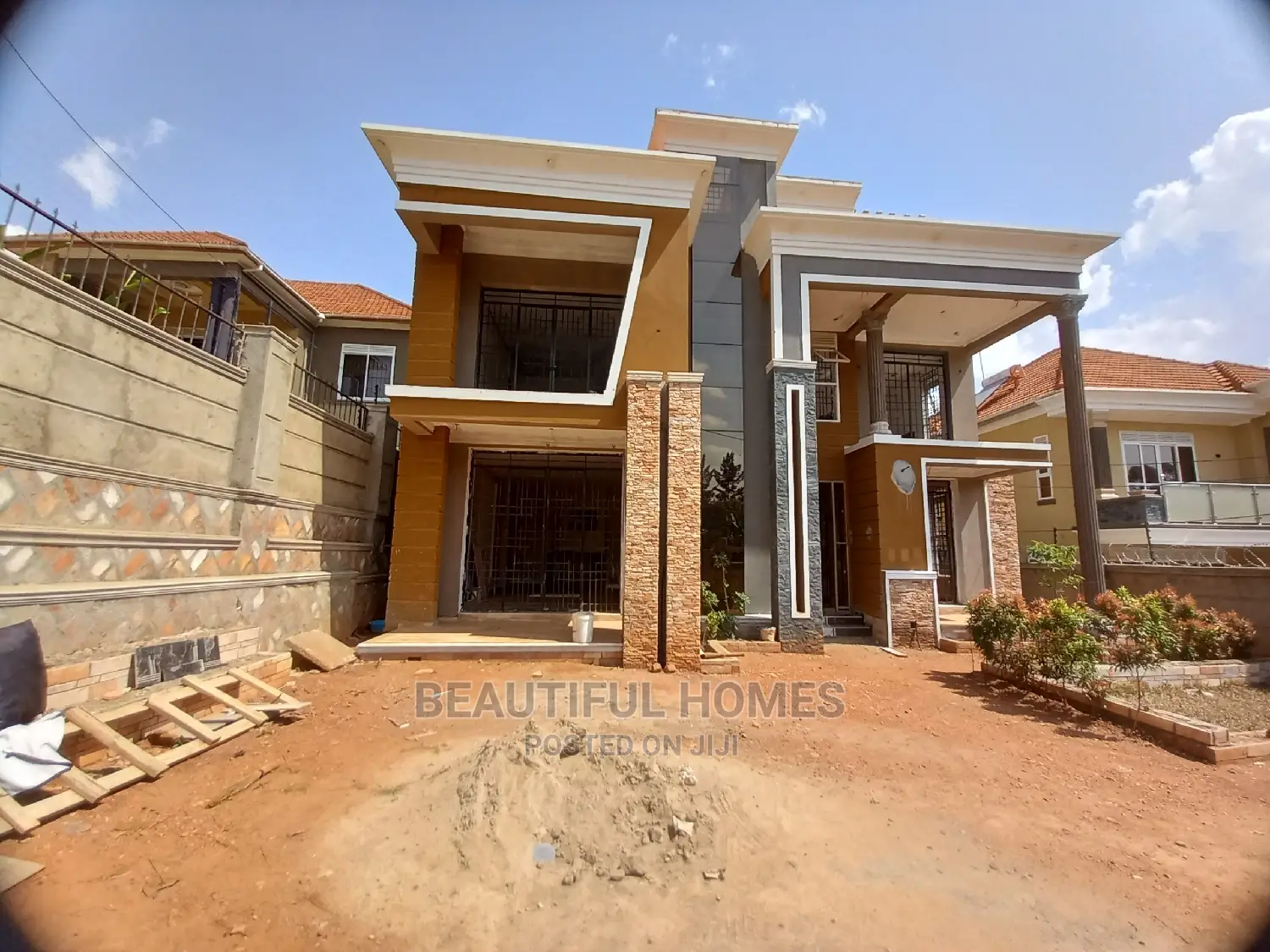 Furnished 5bdrm House in Kira Mamerito Road for Sale