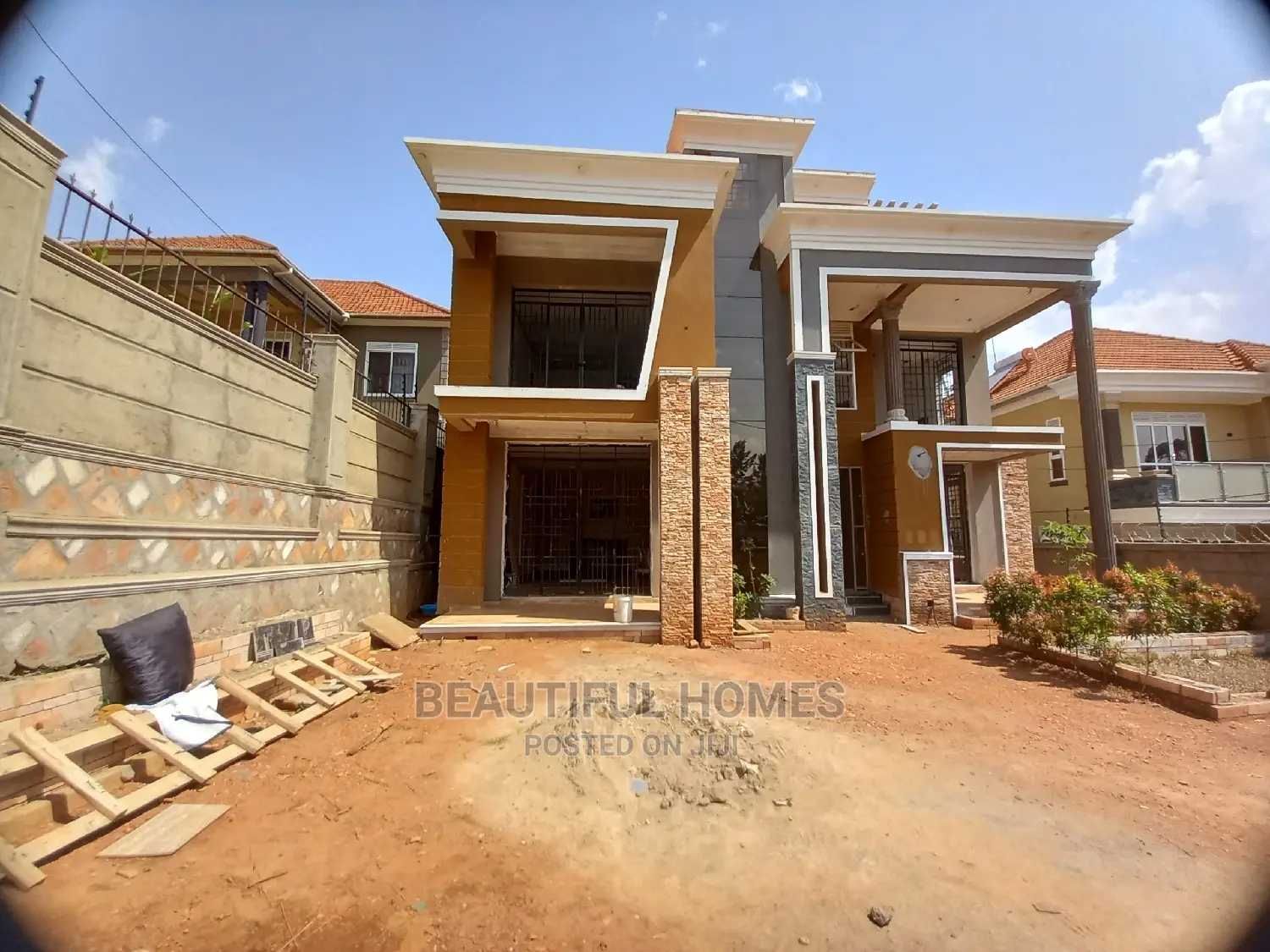 Furnished 5bdrm Duplex in Kira Ministerz for Sale