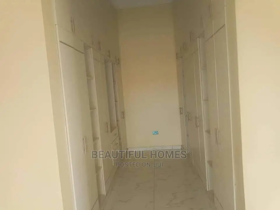 Furnished 5bdrm Duplex in Kira Ministerz for Sale