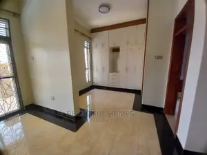 Furnished 6bdrm Mansion in Kira Tarmacked for Sale