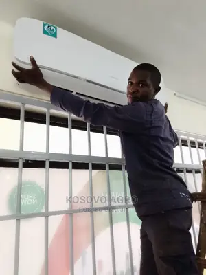 Photo - Air Conditioner Mechanic