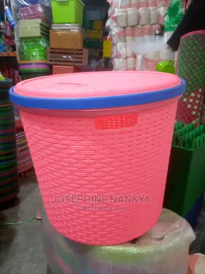Kenstar Loundry Basket With Cover, Pink Colour